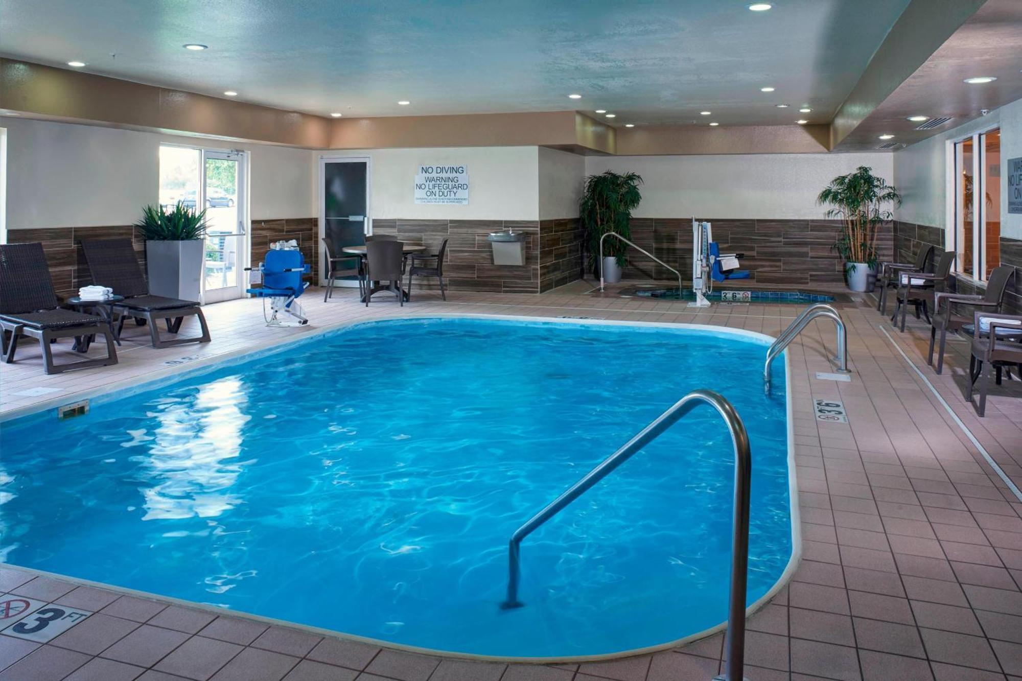 New Paris Fairfield Inn By Marriott Richmond מראה חיצוני תמונה