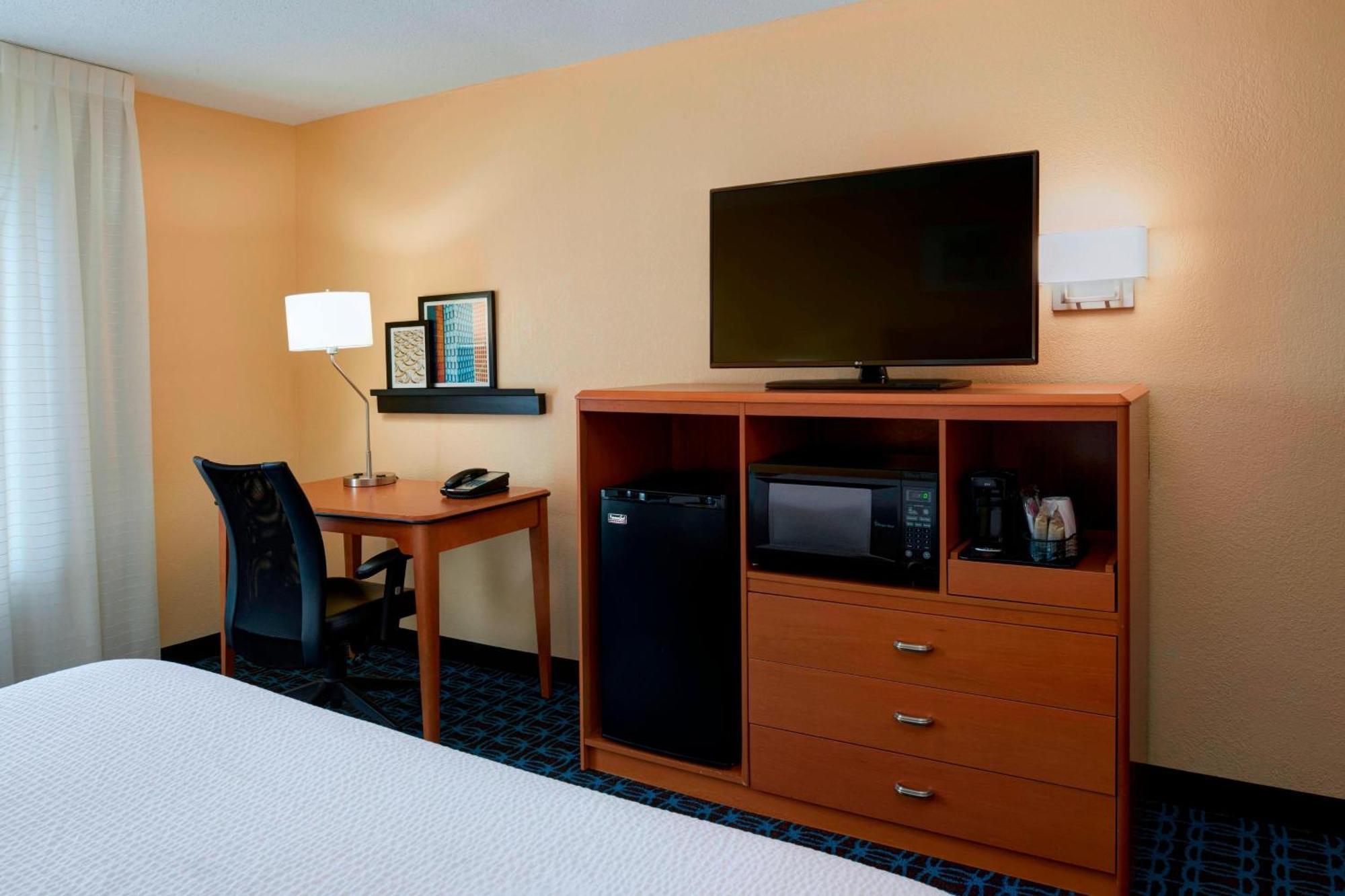 New Paris Fairfield Inn By Marriott Richmond מראה חיצוני תמונה
