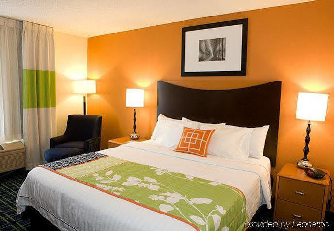 New Paris Fairfield Inn By Marriott Richmond מראה חיצוני תמונה